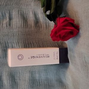 Rejuveniqe by Monat